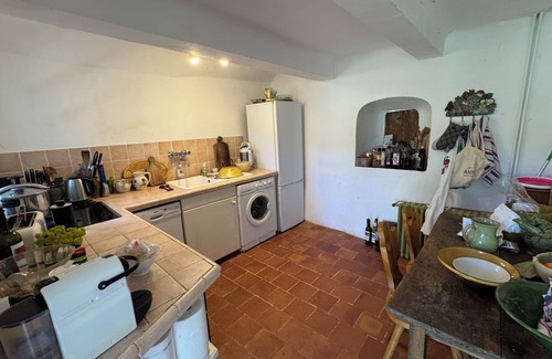 Rustrel Casa | A typical sheepfold between Ventoux and Luberon