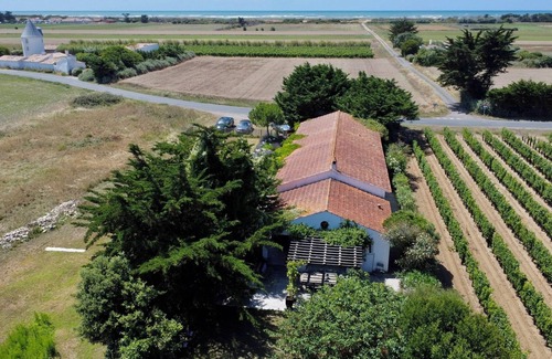 Saint-Clement-des-Baleines Casa | A unique house surrounded by an amazing garden - Sleeps 12- Ile de Ré