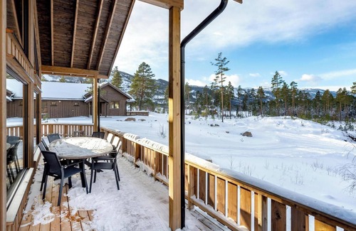 Kviteseid Casa | A unique and modernly furnished holiday villa! Quietly located with a view of Lake Vråvatn. Suitable for 8 people.