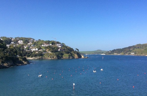 Salcombe Chalet De Esquí | Un escondite único junto al estuario de Salcombe con estacionamiento y jardín privado.
