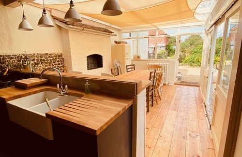 Faversham Casa | A Unique Tudor Manor House dating from 1547
