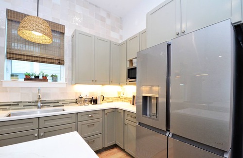 West Riverside Casa | Un hallazgo muy raro - Elegante Audubon Park Uptown Town Home