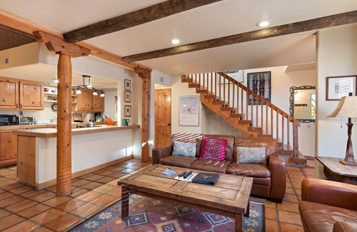 Northeast Santa Fe Hotel | A Very "Santa Fe" Condo Blocks From The Plaza @ Fort Marcy