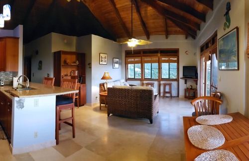 Estate Pastory Condominio | NUEVA LISTA! ¡Un condominio muy especial a solo minutos de Cruz Bay!