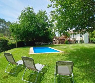 Salvaterra de Miño Casa | A Viña de Lina. Turismo rural con piscina y finca.