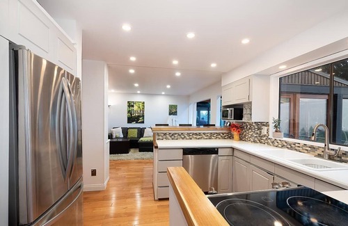 Upper Lonsdale Casa | A VIEW FROM EVERY ROOM! A PEACEFUL, NATURAL SETTING WITH A HOT TUB!