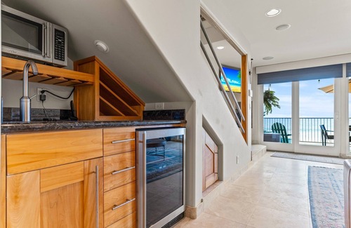 Carlsbad Village Condominio | A Wave from it All Toes-in-the-sand at A Wave from It All Beachfront Bliss