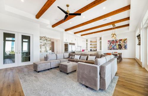 Galveston Casa | A Wave From it All