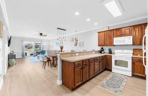 Central Myrtle Beach Apartamento | A-Wave From it All
