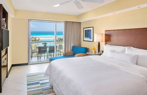 La Isla Complejo | A week-long beachfront vacation at the Westin Lagunamar Cancun 2BR Lock-off
