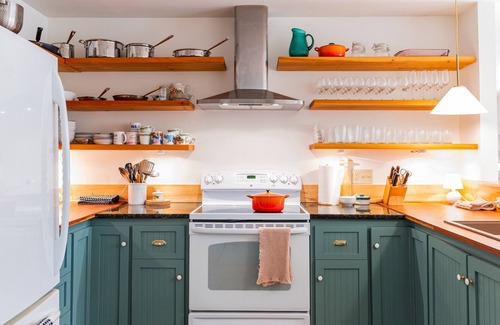 Newport Landing Cabaña | A well-appointed cottage tucked away on the Gaspereau Mountain.