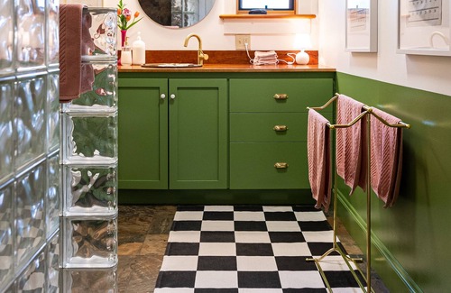 Newport Landing Cabaña | A well-appointed cottage tucked away on the Gaspereau Mountain.