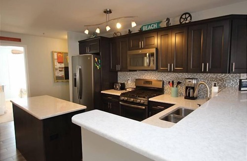 Rehoboth Beach Condominio | A Wonderful Condo- 3 Pools, Tennis, Biking Distance to the Beach!