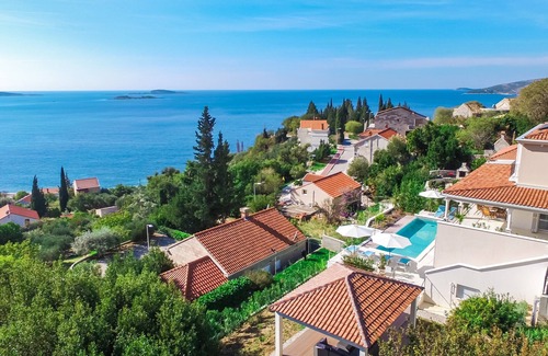 Mlini Casa | Una maravillosa villa de 5 dormitorios junto a la piscina, ideal para sus vacaciones familiares.