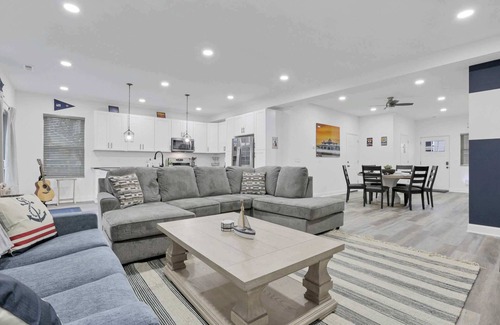 Buckeye Lake Casa | A Yachta fun: Spacious + Hot Tub, 2 Blocks to Lake