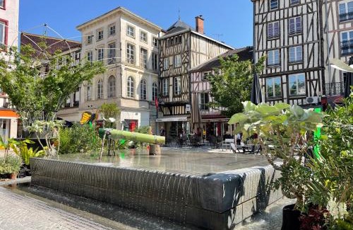 Chalons-en-Champagne Apartamento | A1 Champagne Loft - 105 m2 6 personnes - Place de la République - Châlons en Champagne