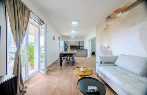 Kastel Gomilica Apartamento | A1 luxury apartment near beach with big terrace and the sea view