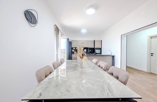 Kastel Gomilica Apartamento | A1 luxury apartment near beach with big terrace and the sea view