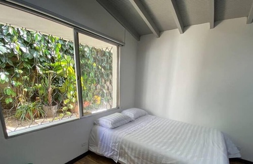 El Castillo Apartamento | A103 Apto. ejecutivo y moderno cerca de SantaFe mall