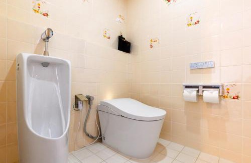 Maeganeku Casa | A3 Maximum 8 people OK! Perfect for families and groups! Free parking for up to 2 cars! Walking distance to the beach & many restaurants A3コーディアルステイ