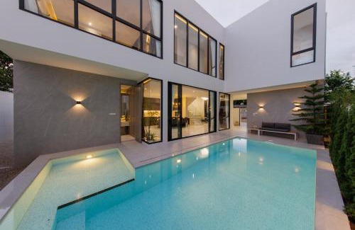 Su Thep Apartamento | A9 Airport pool villa