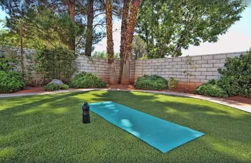 The Section Seven Casa | AAA+ LUXE ESTATE 4600 SQ FT, 6 Cal King Beds, Pool/Spa, Close 2 Strip, Summerlin