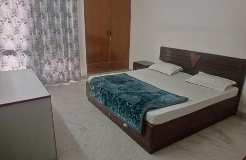 Green Park Cama Y Desayuno | Aadarani Guest House
