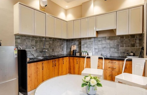 Lalkothi Condominio | Aahan Elite Luxury 2 Bedroom condo for upto 6 Guests