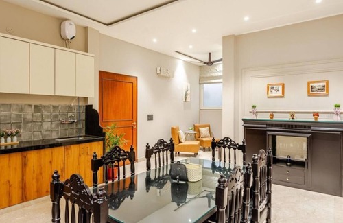 Lalkothi Condominio | Aahan Elite Luxury 2 Bedroom condo for upto 6 Guests