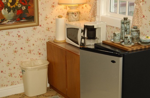 Ferndale Cabaña | "Aalborg Suite" private suite on 10 acres overlooking Ferndale - Humbolt County