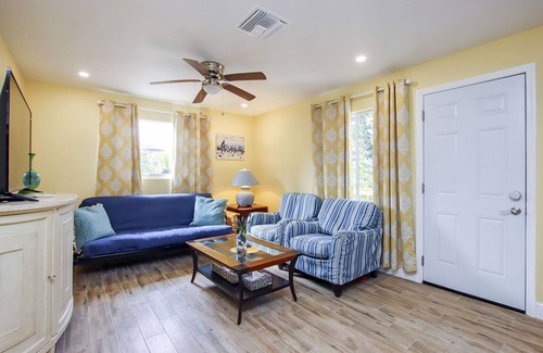 Saint James City Casa | Aaliyah`s and Amina`s Tropical Retreat 4 - Pine Island St James City Florida