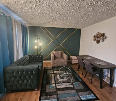 Jasper Place Casa | Aansel Suites QUEEN ROOM