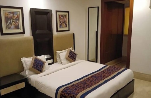 Kailash Colony Casa | Aaron Residency