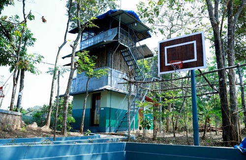 Thalassery Complejo | Aaroodam Resort