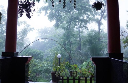 Thalassery Complejo | Aaroodam Resort