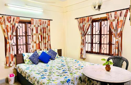 Tala Apartamento | Aastha Apartment with 2 bedroom,Antique Furniture, AC and Kitchen