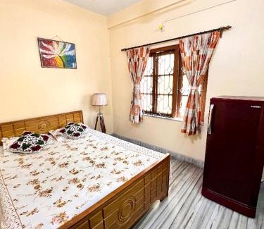 Tala Apartamento | Aastha Apartment with 2 bedroom,Antique Furniture, AC and Kitchen