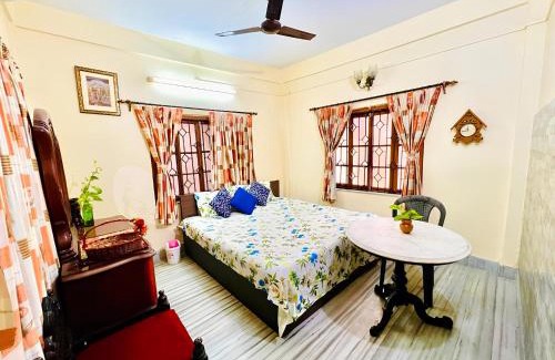 Tala Apartamento | Aastha Apartment with 2 bedroom,Antique Furniture, AC and Kitchen