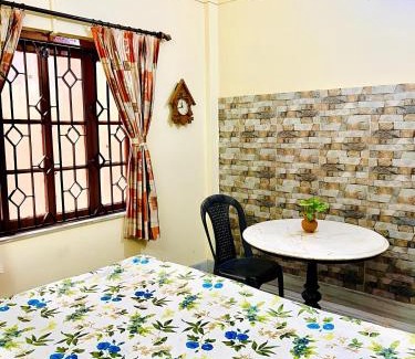 Tala Apartamento | Aastha Apartment with 2 bedroom,Antique Furniture, AC and Kitchen