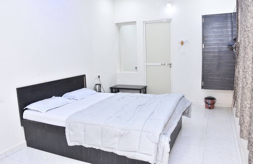 Ujjain Cama Y Desayuno | Aatithya home stay
