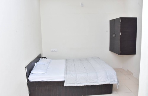 Ujjain Cama Y Desayuno | Aatithya home stay