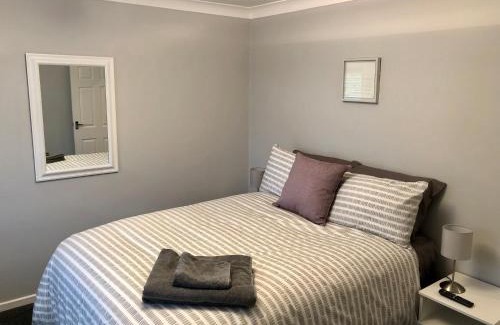City Centre Apartamento | AB - Top floor 2 bed modern town centre apartment with parking for one vehicle