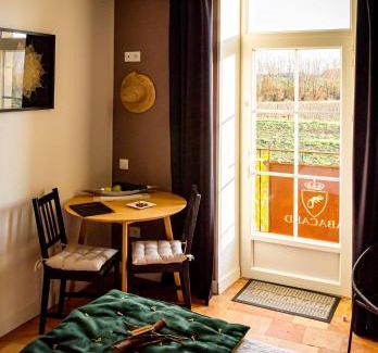 Roquemaure Cama Y Desayuno | Abacard Home Chambre d'Hôtes adult only