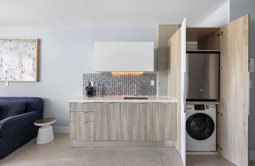 West Avenue Hotel | ABAE Hotel by Eskape Collection