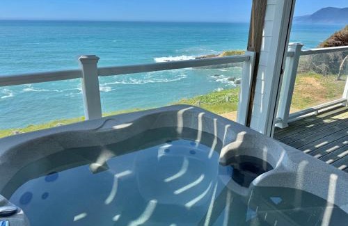 Shelter Cove Apartamento | Abalone by OceanviewHotTubs Oceanfront Shelter Cove Tesla