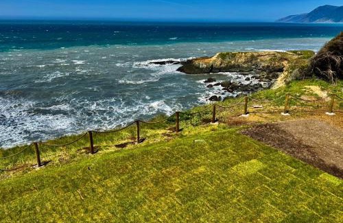 Shelter Cove Apartamento | Abalone by OceanviewHotTubs Oceanfront Shelter Cove Tesla