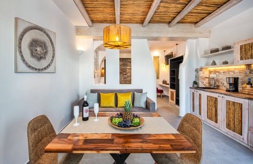 Fira Hotel | Abasa Suites