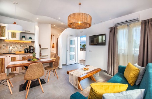 Fira Hotel | Abasa Suites