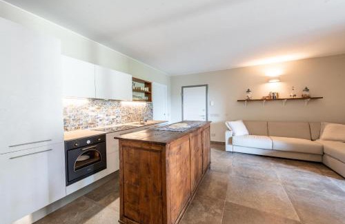 Soiano del Lago Apartamento | Abaye 6 Cabernet Charm Adults Only