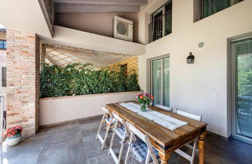 Soiano del Lago Apartamento | Abaye 6 Cabernet Charm Adults Only